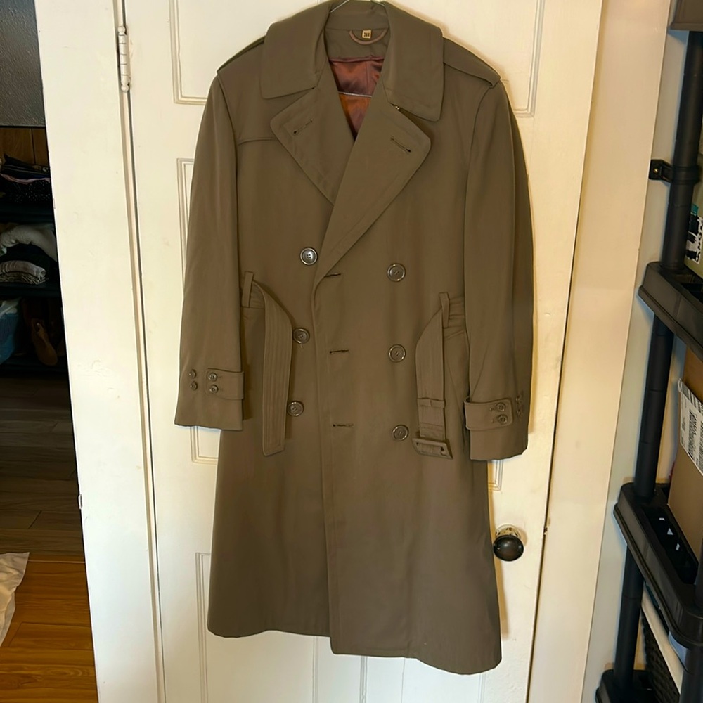 Vintage. Rare. Army officer field overcoat with wool detachable liner. Size 36R